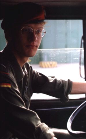 Wolfgangster 1989 am Steuer seines Super-Bundeswehr-Ralley-LKWs.