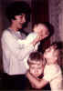 Unser griechisches Kindermdchen Elena mit dem 6 Wochen alten Wolfgangster und Burkhard und Barbara.